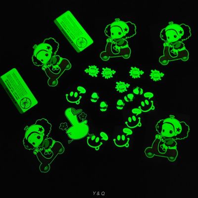 Custom Fluorescent Glow In The Dark Logo Heat Transfer Custom Labels For Clothings